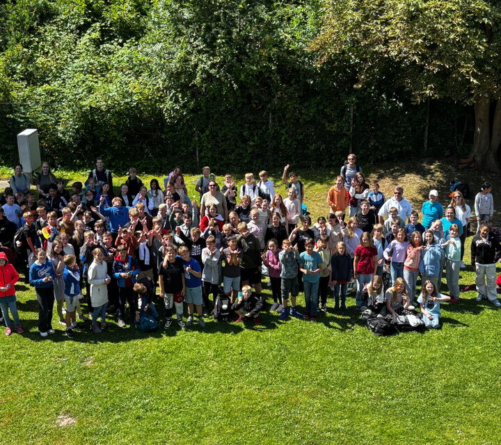 Schüler:innen des 5. Jahrgangs bei der Schwimmwoche