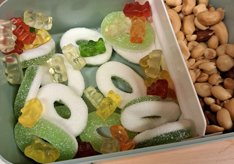 Knabbereien in einer Brotdose