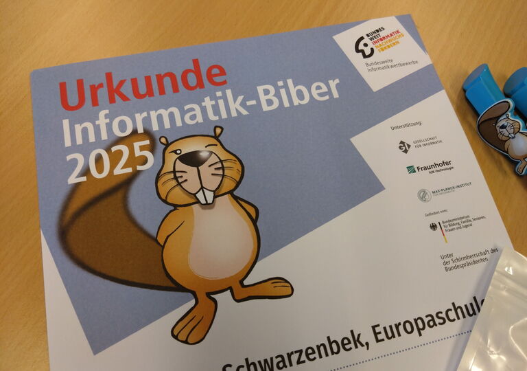 Nahaufnahme der Teilnahmeurkunde am Informatik-Biber-Wettbewerb