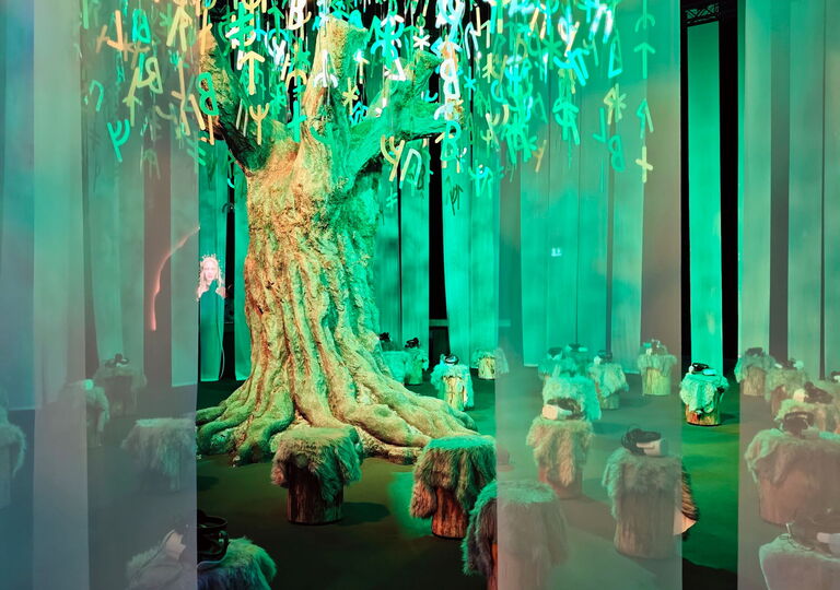 Geheimnisvoller Baum