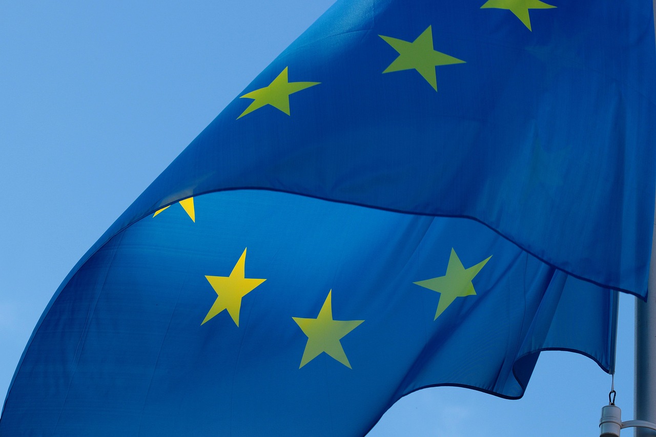 Europäische Flagge Europäische Flagge im Wind